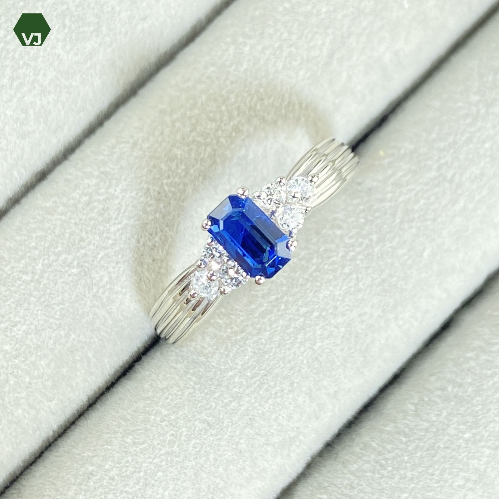 【17-34】サファイア　ダイヤモンド　リング　S0.7ct D0.15ct 17-34】サファイアダイヤモンドリングS0.7ct D0.15ct
