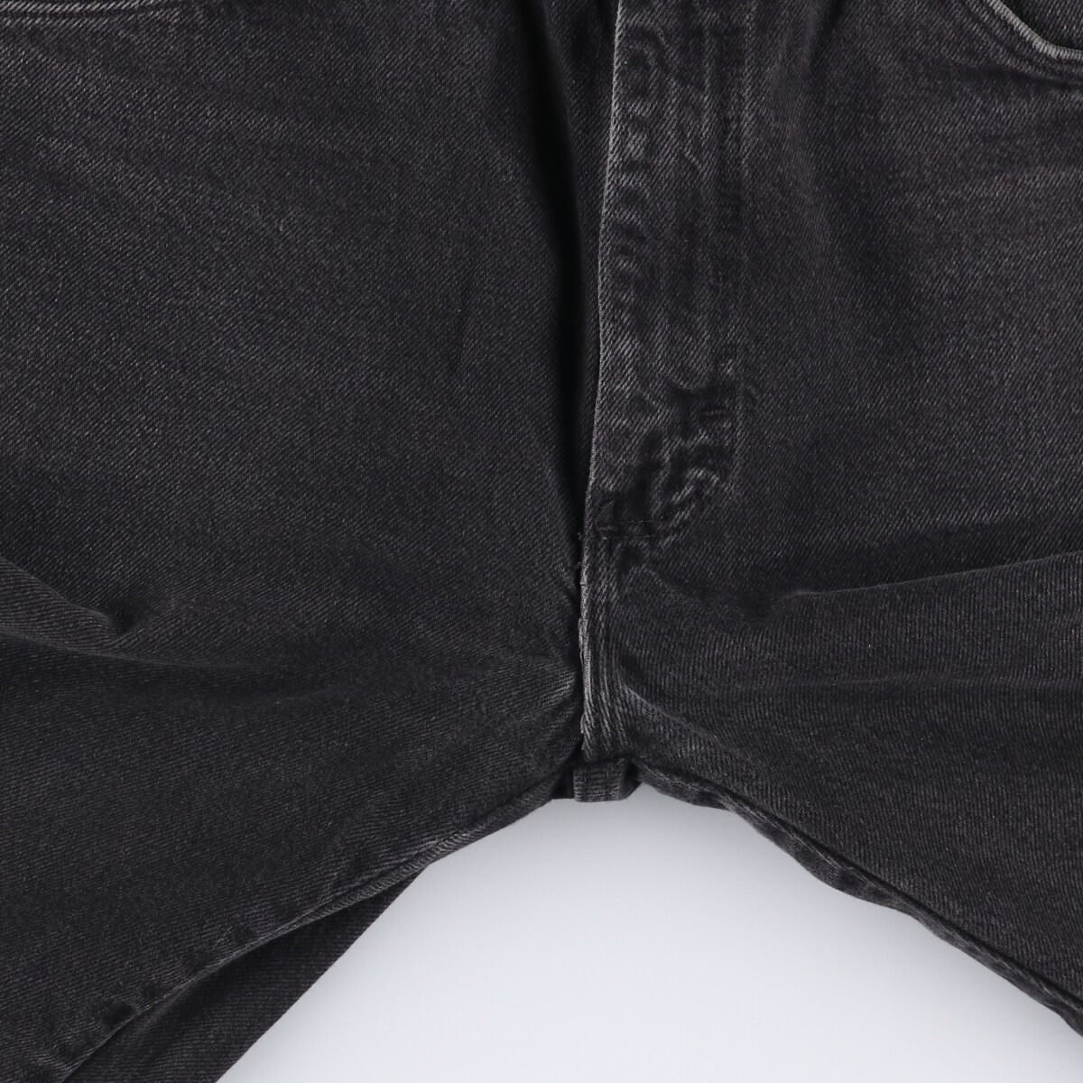 テーパードデニムパンツ