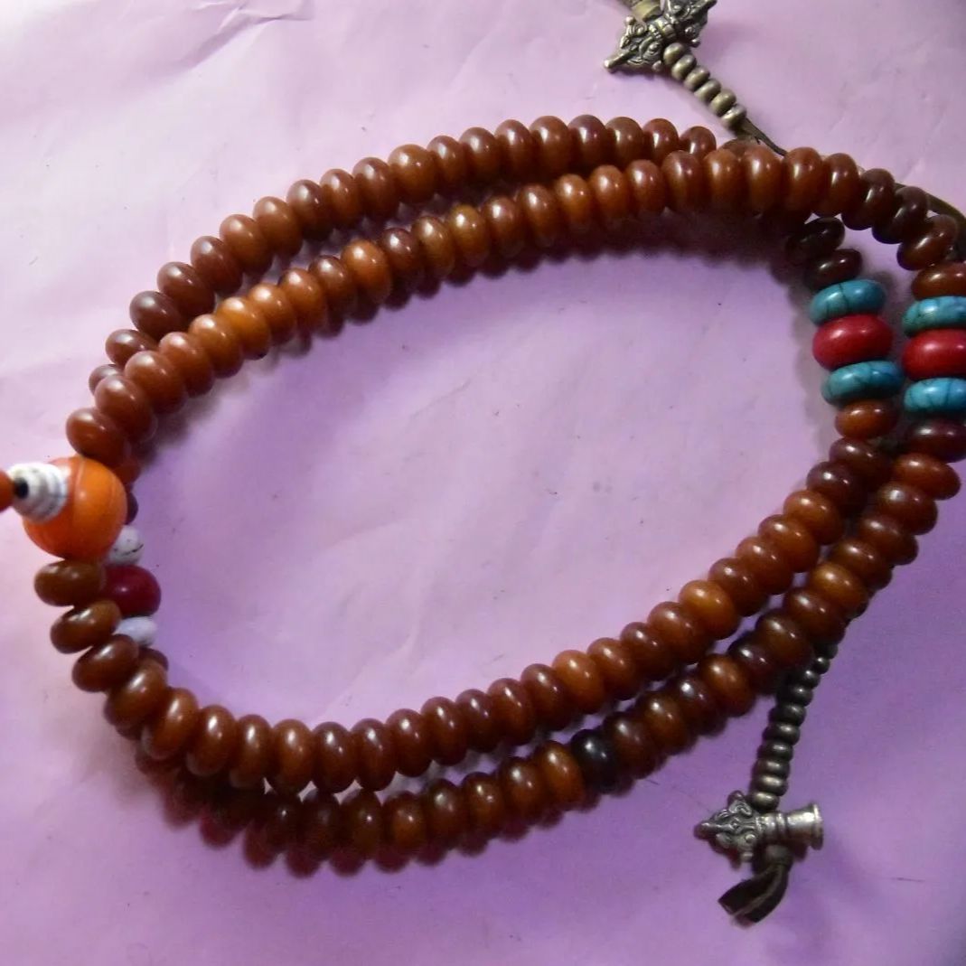 ネパール製 琥珀風マラ(数珠) ドルジェスタイル アンバー 本式108珠 B