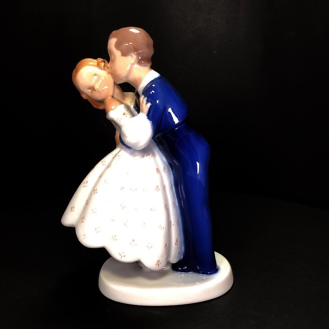 Royal Copenhagen ロイヤルコペンハーゲン 男の子と女の子 フィギュリン 2162 陶器 マルチカラー