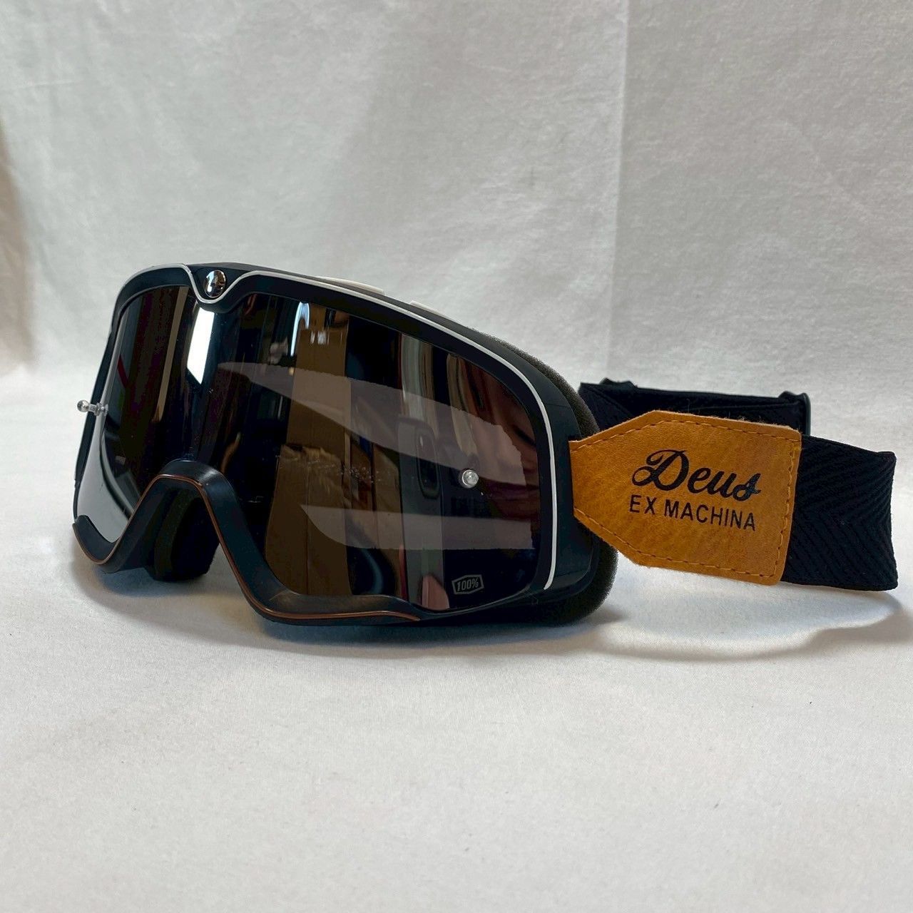 100% Deus Ex Machina ゴーグル ミラータイプ 収納袋付き 100% Deus Ex Machina ゴーグル ミラータイプ 収納袋付き 100