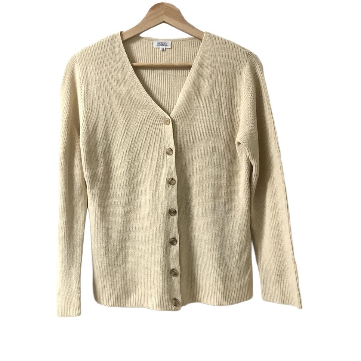 FOXEY - FOXEY(フォクシー) カーディガン サイズ40 M レディース - 11145 ベージュ 長袖 FOXEY(フォクシー) カーディガン サイズ40 M レディース - 11145