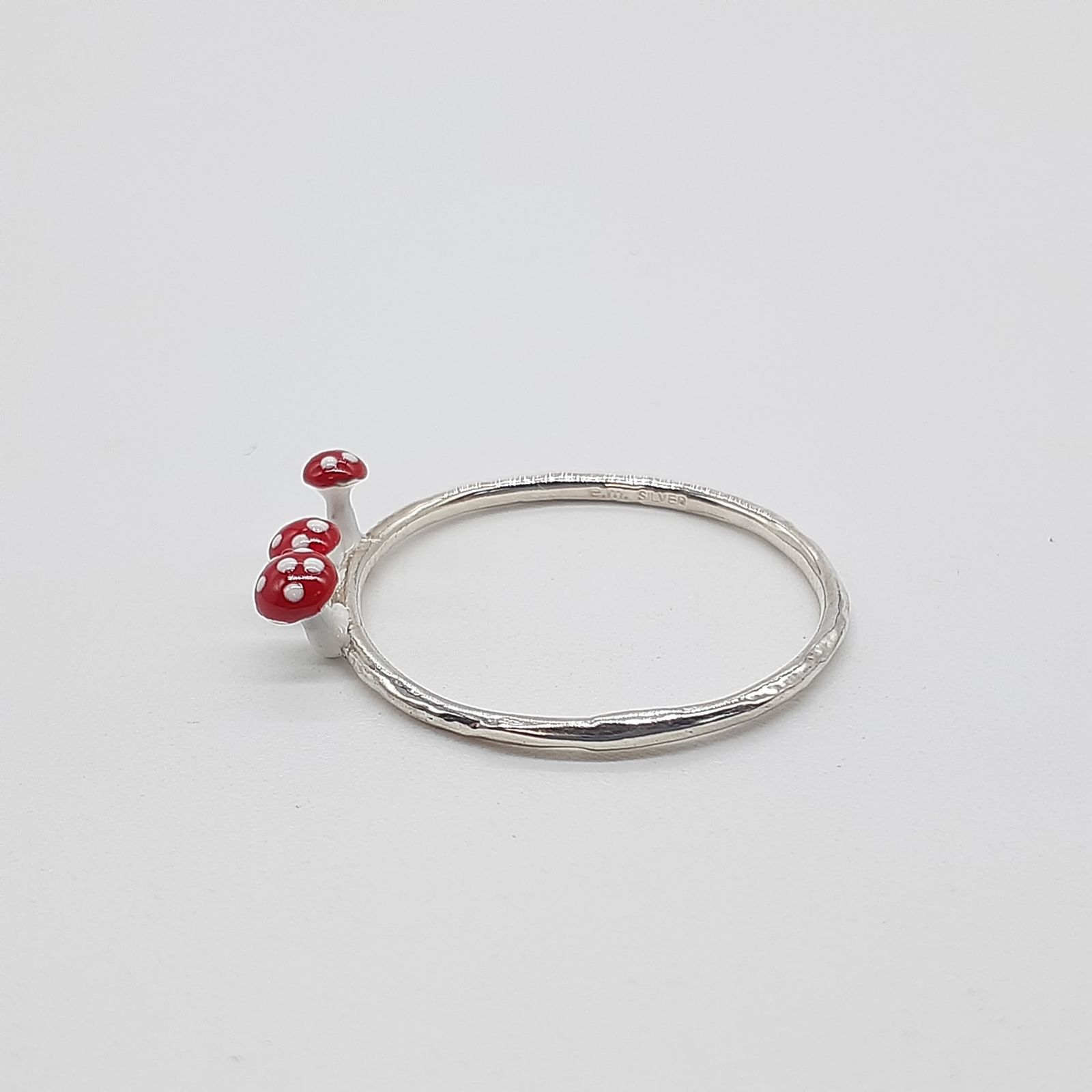 【美品✨️】e.m./イーエム レッド ジルコニア シルバー925 リング e.m. イーエム リング SILVER 925 シルバー レッドキノコ - メルカリ