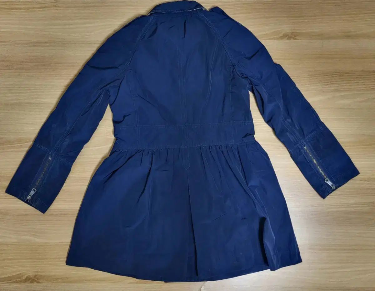 ネイビー トレンチ