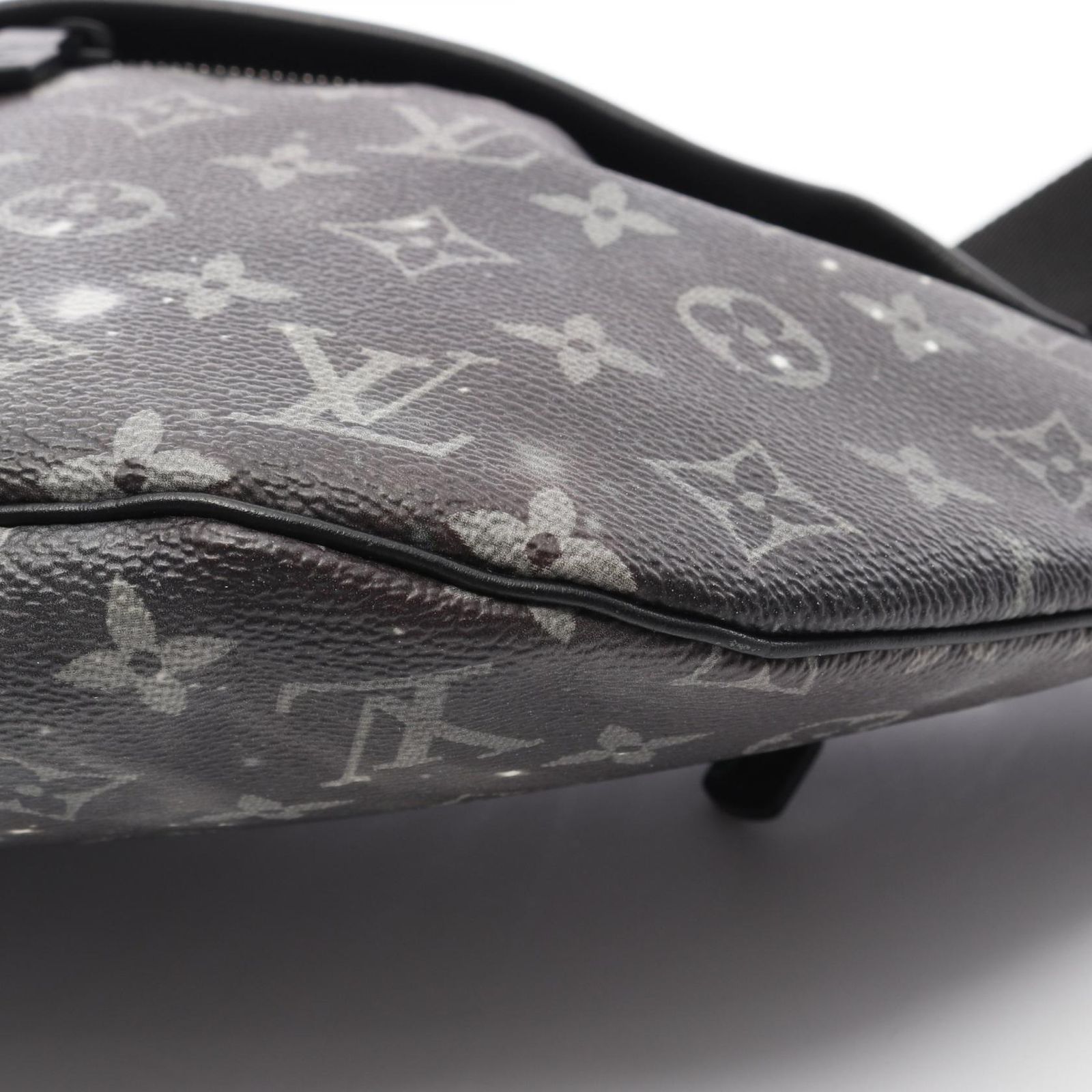 ルイ・ヴィトン LOUIS VUITTON ディスカバリー バムバッグ ウエストバッグ ボディバッグ バッグ PVCコーティングキャンバス レザー モノグラム・ギャラクシー メンズ ブラック系 / グレー系 M44444 【中古】 ルイ・ヴィトン LOUIS VUITTON ウエストバッグ ボディバッグ