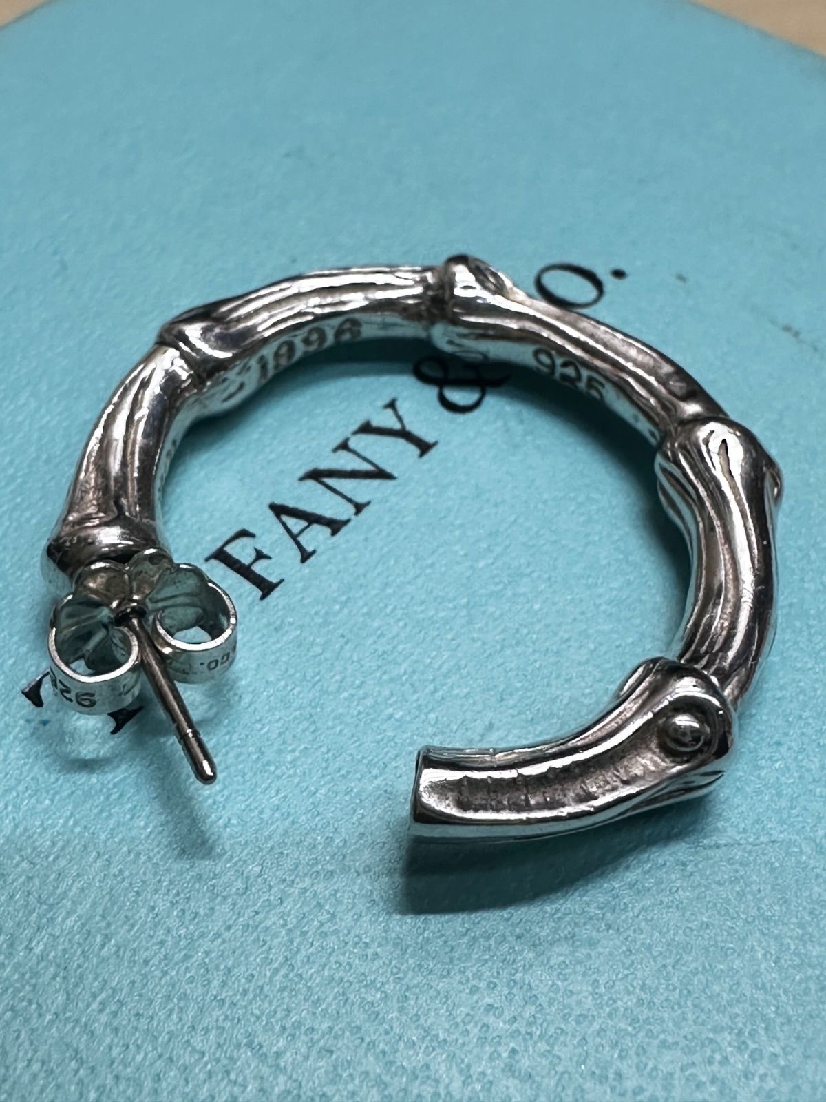 TIFFANY&Co ティファニー バンブー フープ ピアス 片耳のみ約27㎜ TIFFANY&Co ティファニー バンブー フープ ピアス 片耳のみ約27
