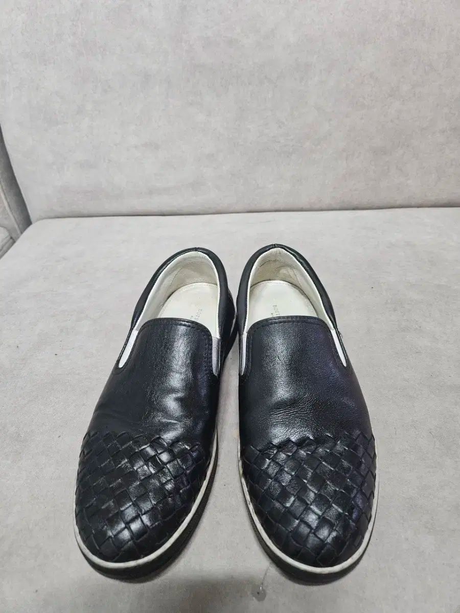 【雷市場（ポンジャン）商品韓国直送】 正規品 BOTTEGA VENETA(ボッテガヴェネタ) スニーカーズ 39 サイズ