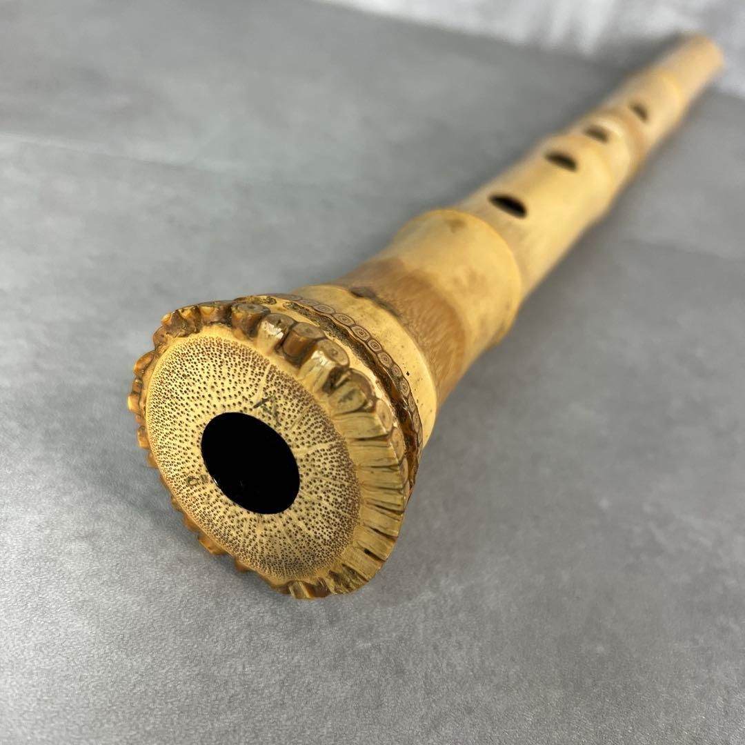 人気 尺八 琴古流 バチ型 銘あり 竹治 1印 金三線 1尺7寸 5孔 和楽器 25M9150SR0005-08