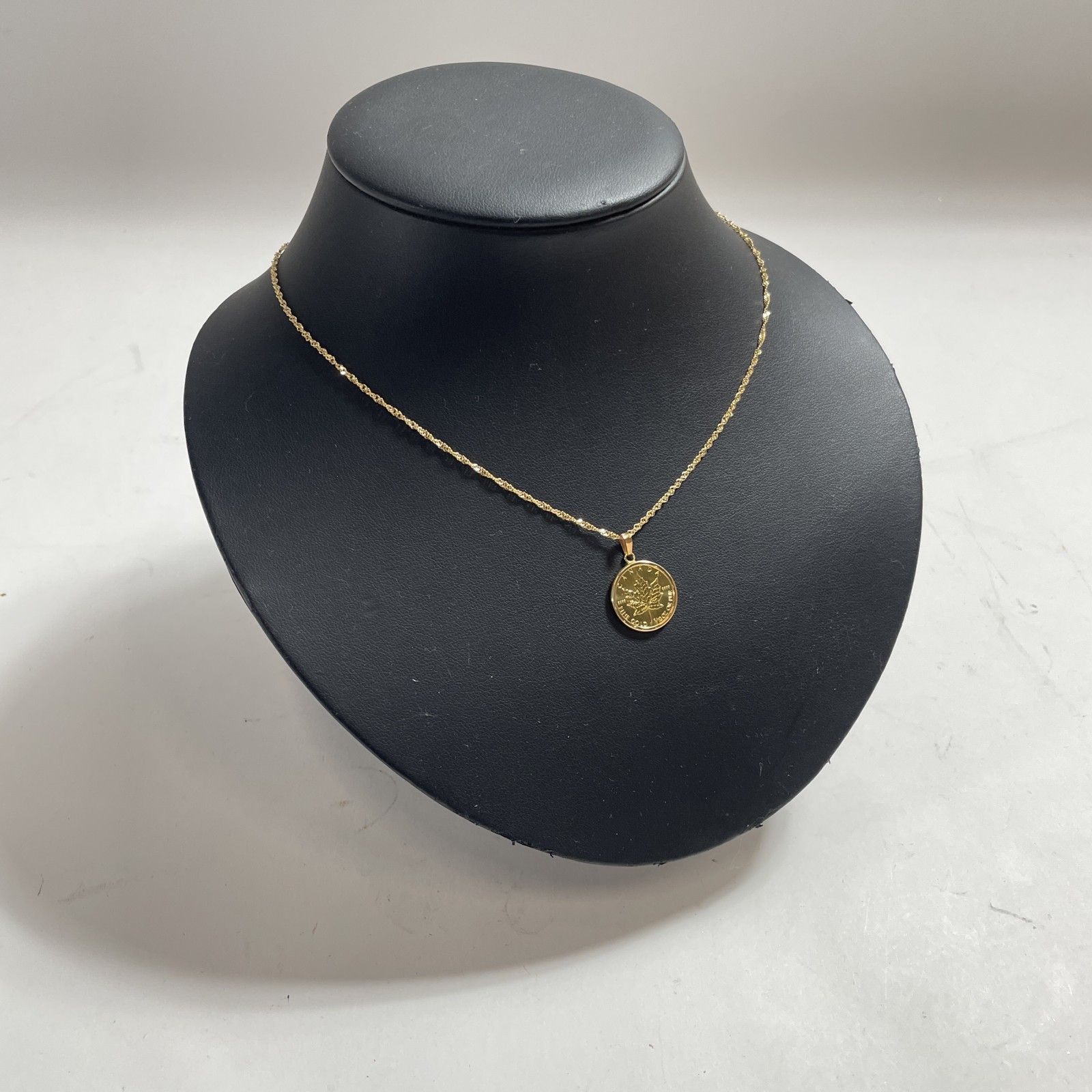 k18刻印ありツイストリングネックレス k18刻印ありツイストリングネックレス