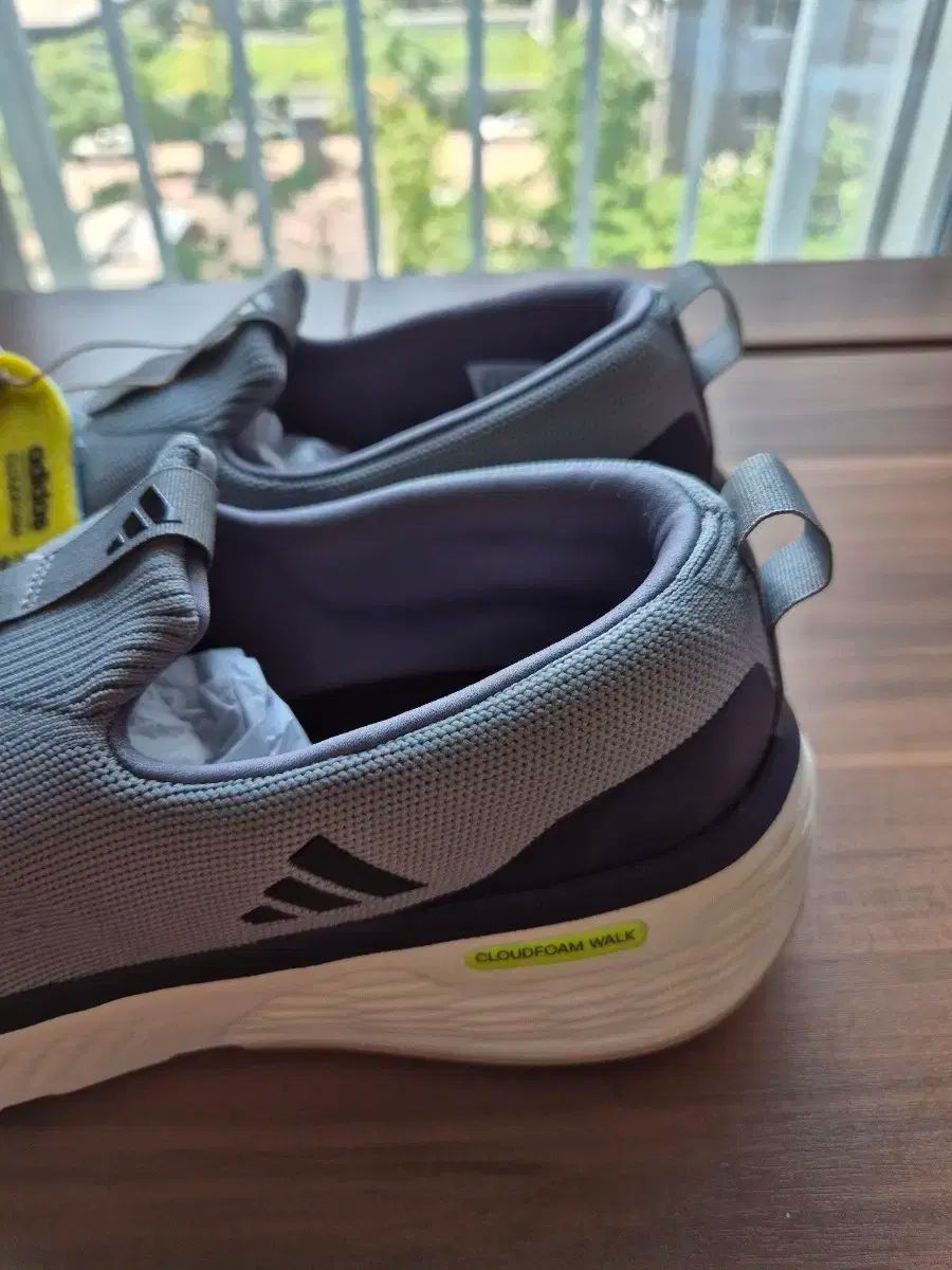 ランニングシューズ 280