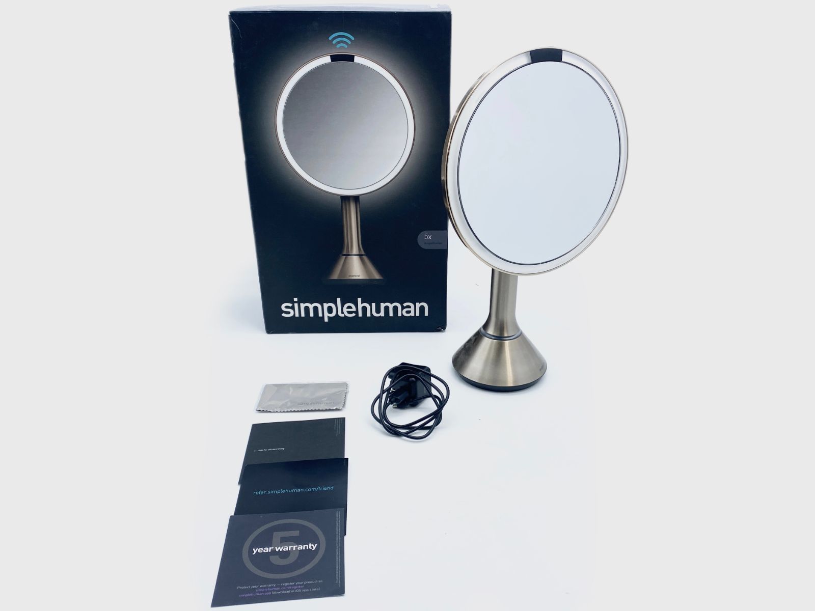 新品未開封】simplehuman センサーメイクアップミラートリオ 新品未開封】simplehuman センサーメイクアップミラートリオ