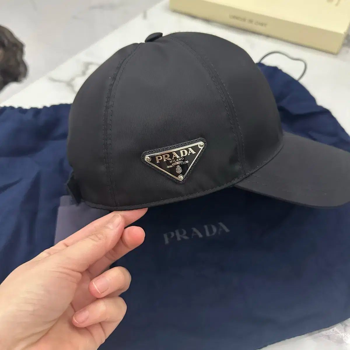 Prada(プラダ) キャップ 本物のデパート S サイズ - メルカリ