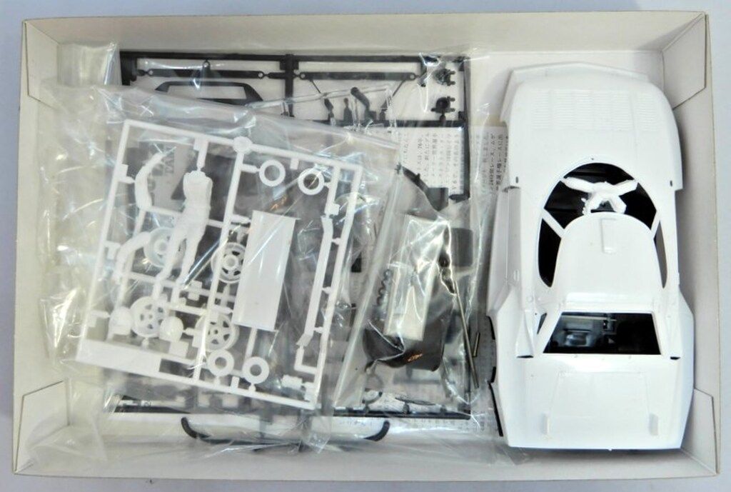 タミヤ 1/24スポーツカーシリーズNo.3 ランチアストラトス ターボ