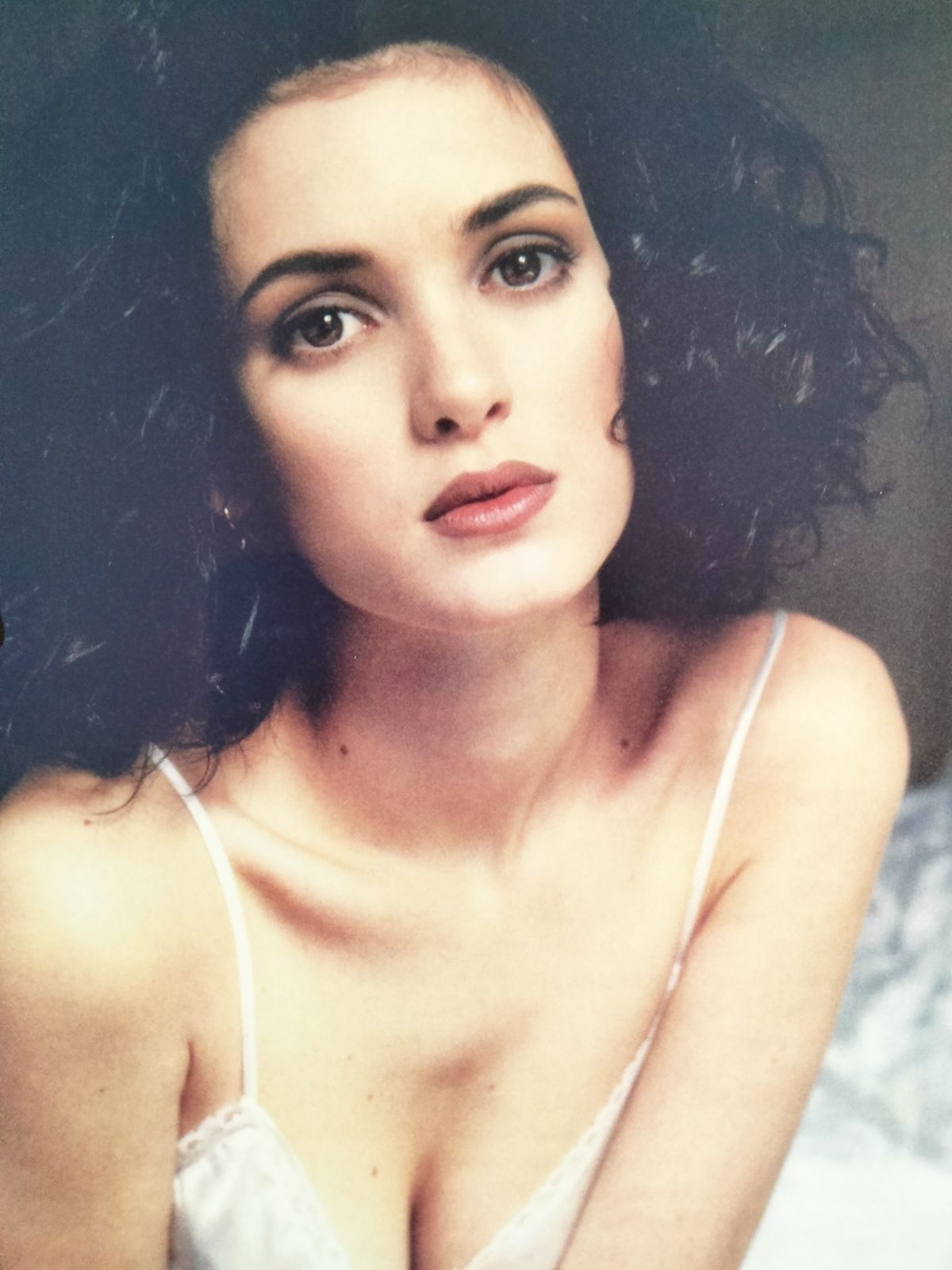 ウィノナ・ライダー直筆サイン入り超大型写真…Winona Ryder…ストレンジャーシングス… - メルカリ