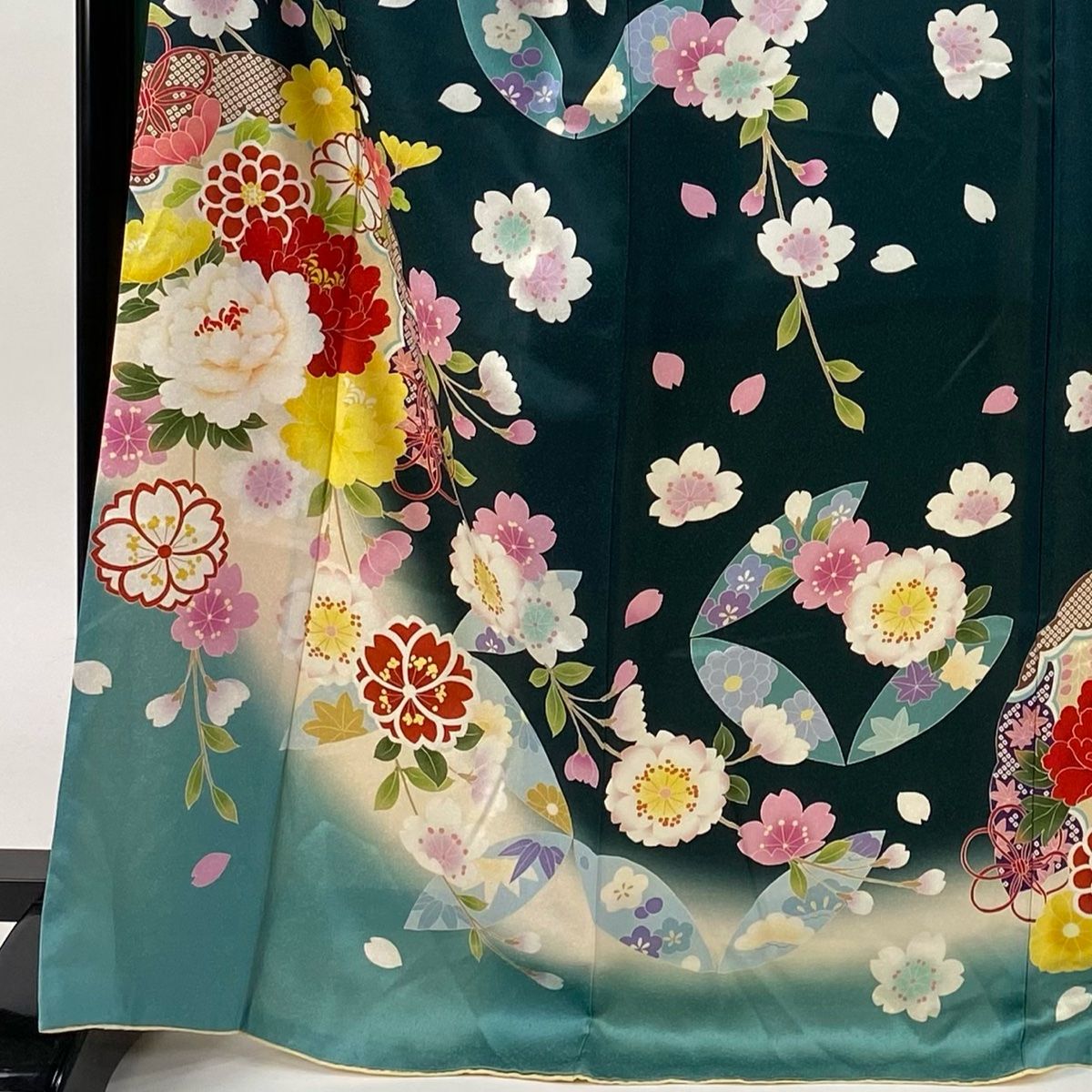 振袖 身丈168.5cm 裄丈68cm L 袷 牡丹 桜 ぼかし 染分け 深緑 正絹