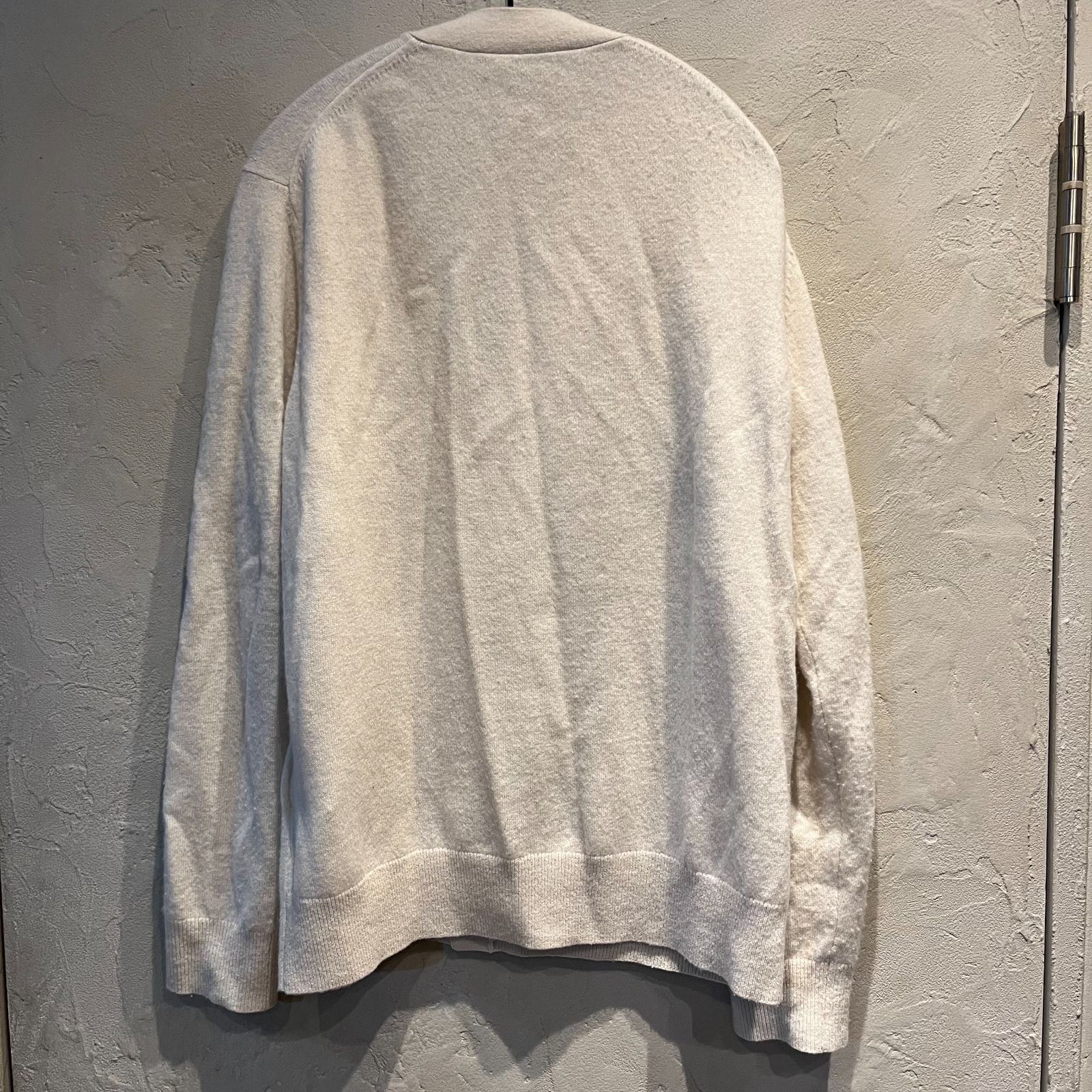 Acne Studios アクネストゥディオズ Face ロゴパッチ Vネック Acne Studios アクネストゥディオズ Face ロゴパッチ Vネック