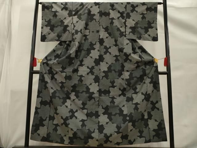 平和屋着物□本場大島紬 7マルキ 舞葉文 黒地 正絹 逸品 AAAU5022sx  