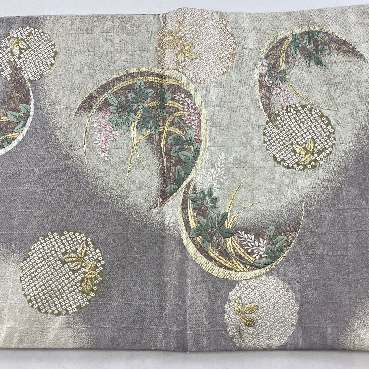 ⑥⑥⑤ 夏帯 雪輪　しば草 六通 袋帯 正絹 金糸 袋帯 美品 秀品 雪輪 草花 金糸 箔 灰色 六通 正絹 【中古