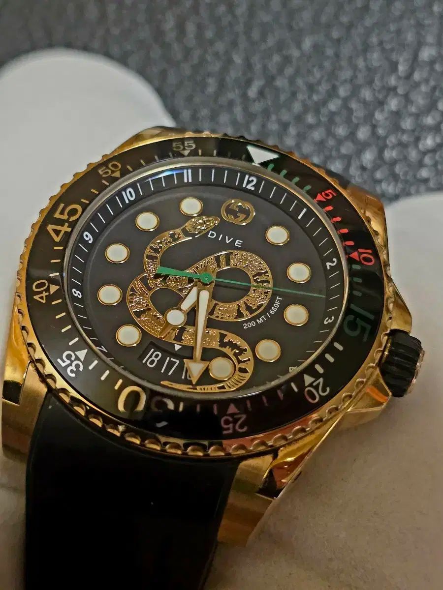 グッチ DIVE ダイブ 45 mm キングスネーク