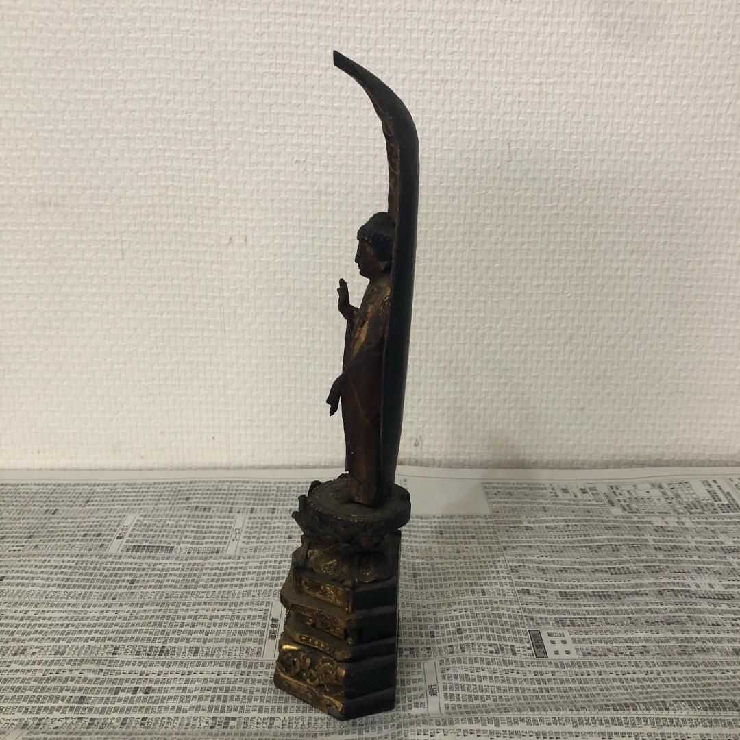 阿弥陀如来像 木像 高さ22.5cm 重さ78g 時代物　＃739 阿弥陀如来像 木像 高さ22.5cm 重さ78g 時代物 ＃739 - メルカリ