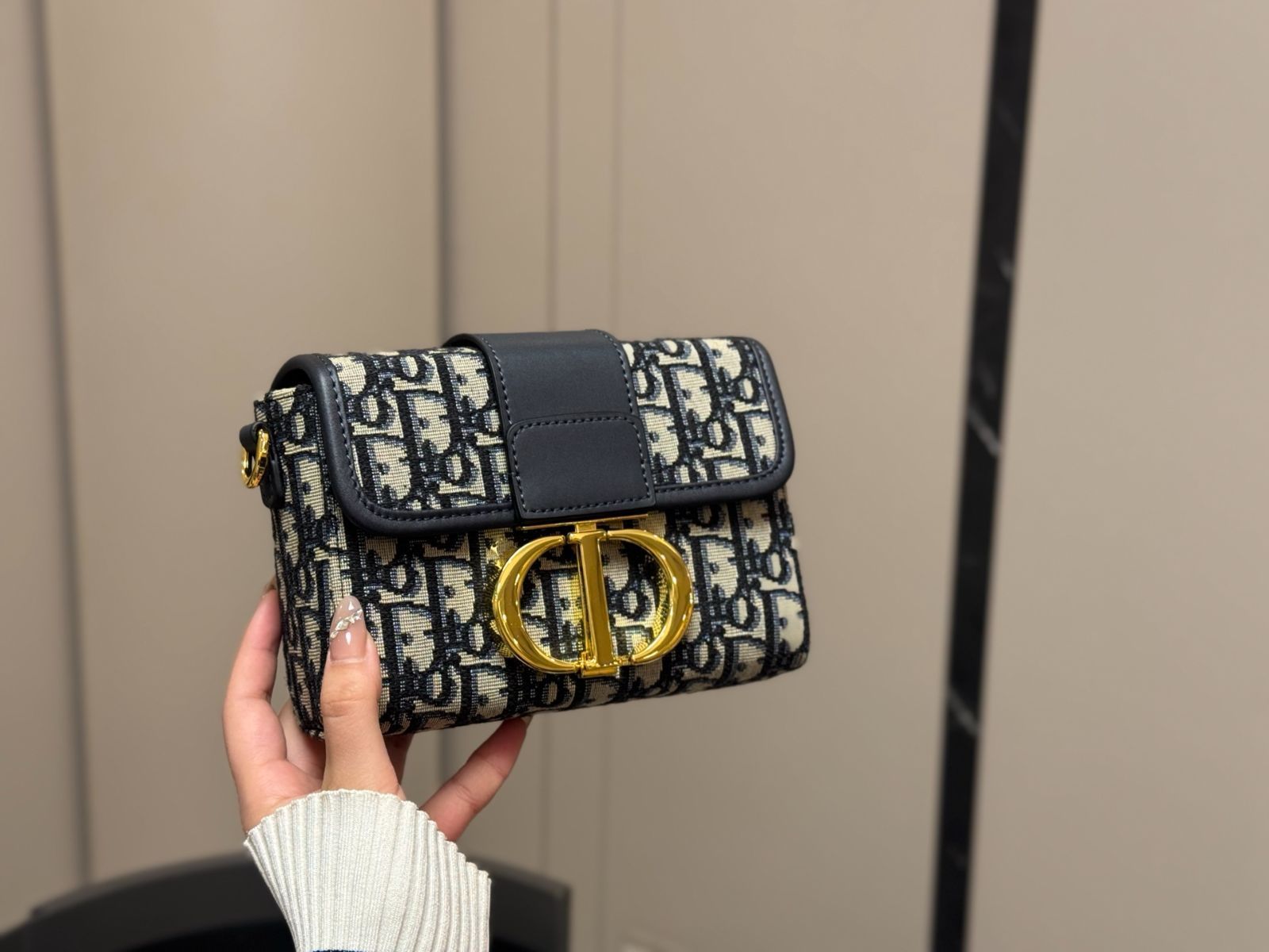 【日本未入荷★】Dior ミスモンテーニュミニバッグ セレモニー 今日特価】Dior Mini Montaigne Old Flower Bag ミニモンタイ