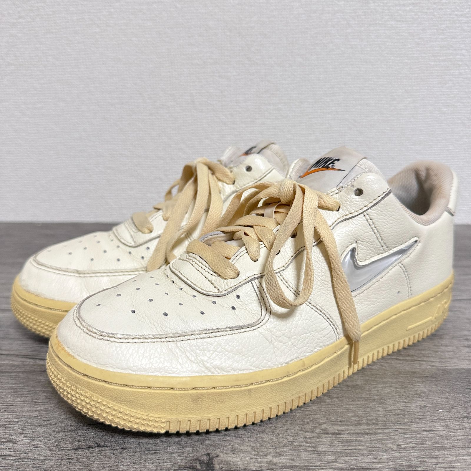 フォーク&ナイフ♡ヴィンテージ♡クリーム色 NIKE ウィメンズ エアフォース1 '07 LX DO9456-100 スニーカー 24cm