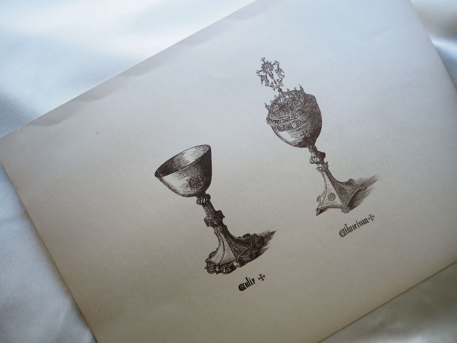 イギリス　アンティークの版画　15世紀と16世紀の装飾品　Calix  Ciborium  挿絵　アンティーク　キリスト教　カトリック 聖杯　wel-19　A.W.Pugin