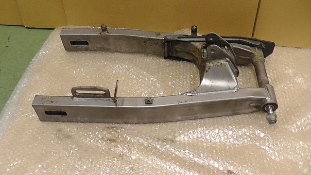 CB-1 NC27-1051xxx の スイングアーム 1746764691