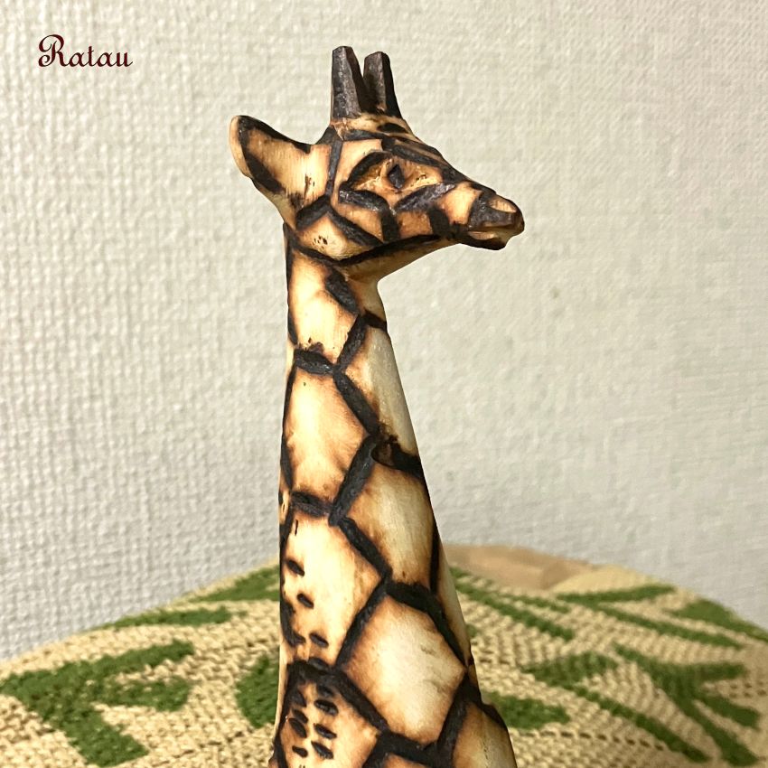 ジンバブエ産の手彫り彫刻　キリン 置物 動物オブジェ キリン ジンバブエ 木彫動物 大 天然木 手作り 再