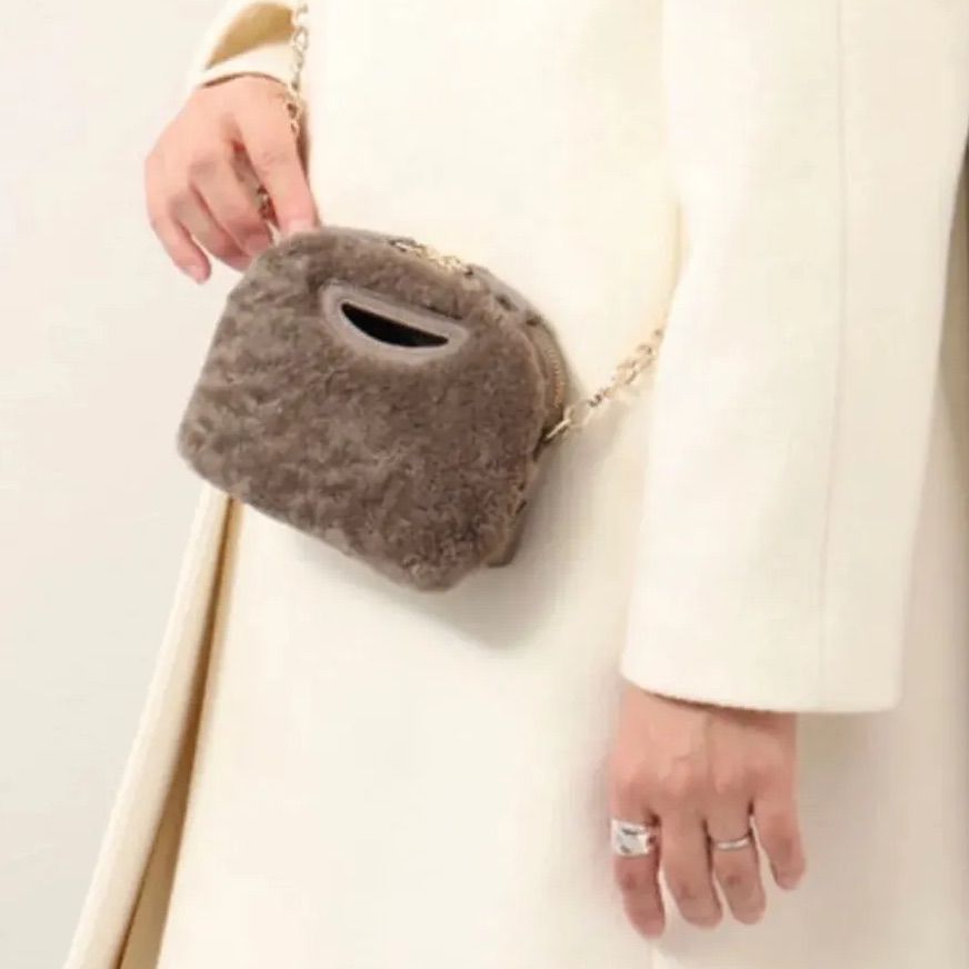 新品 定価42,900円】ペリーコ クラッチバッグ ハンドバッグ