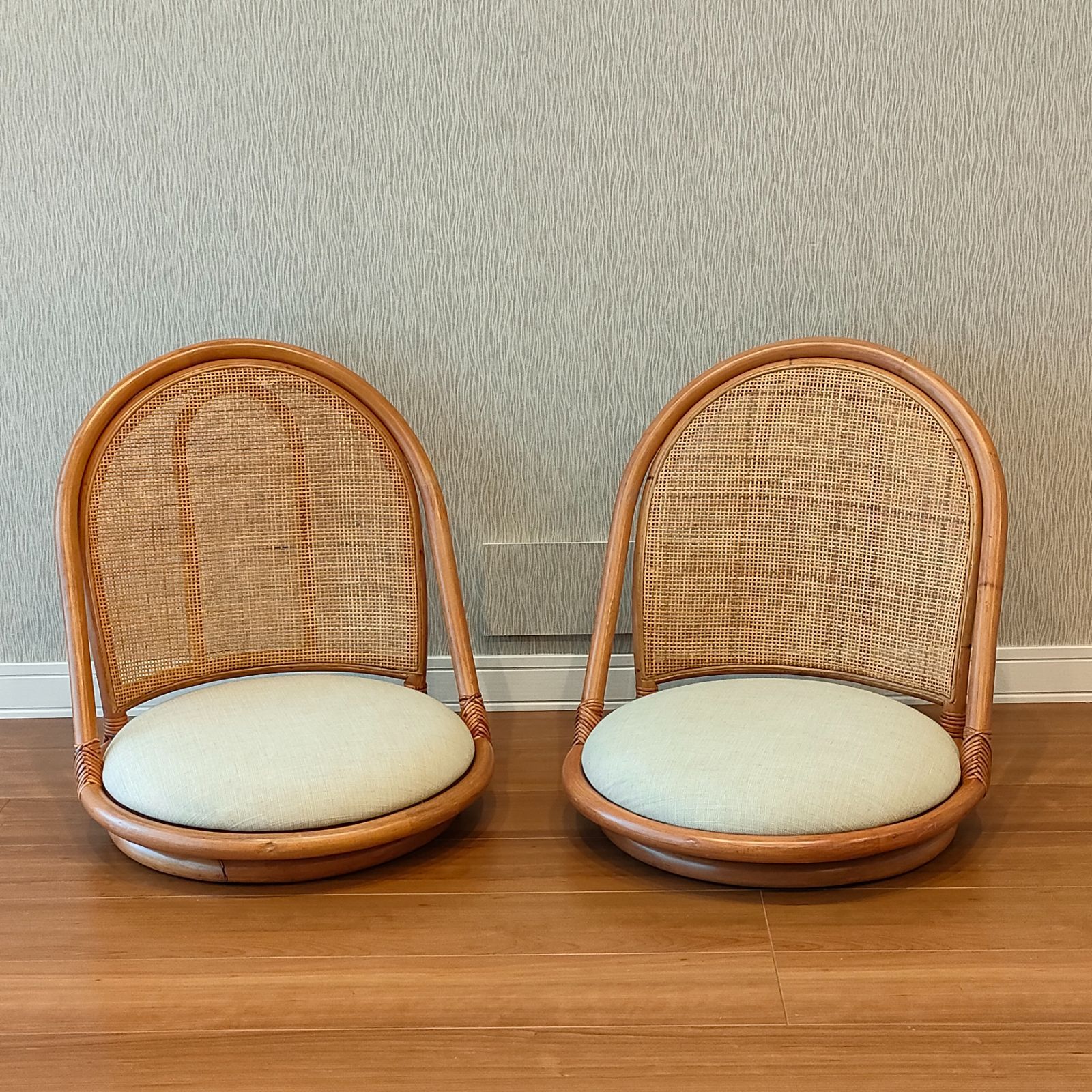 ラタン 回転座椅子 丸 クッション付き 2台セット