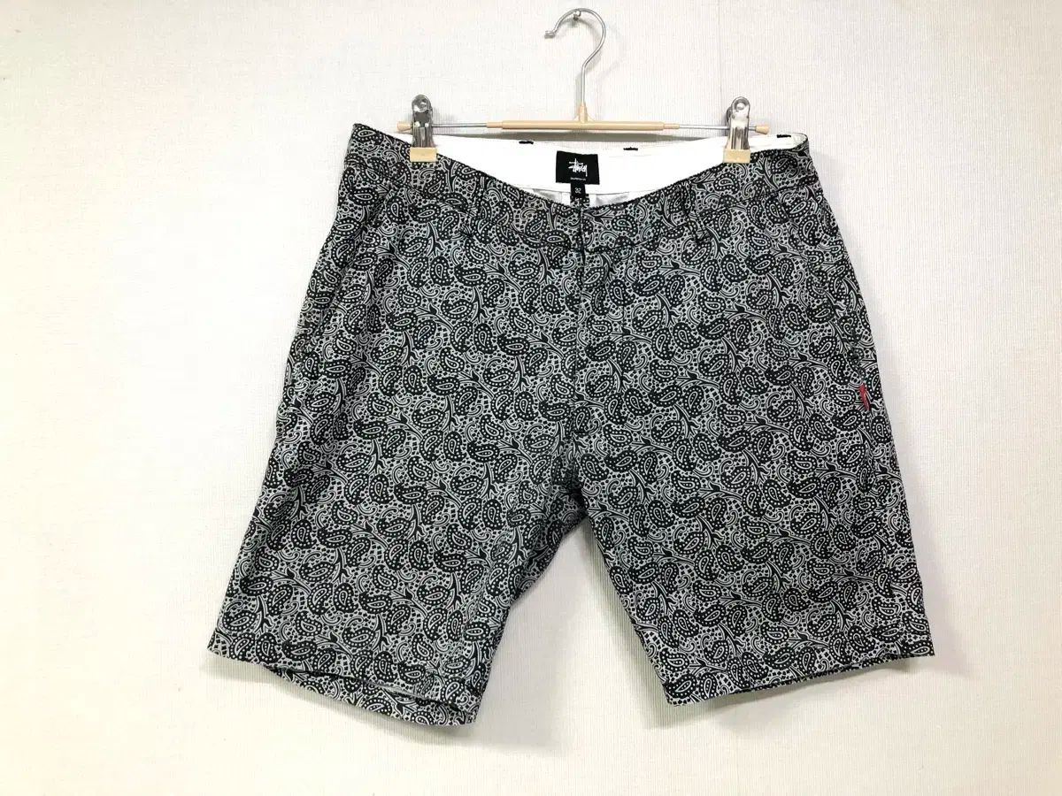 STUSSY ステューシー ジャパン ペイズリー バンダナ コットン ハーフパンツ 32 ＿ 黒 グレー