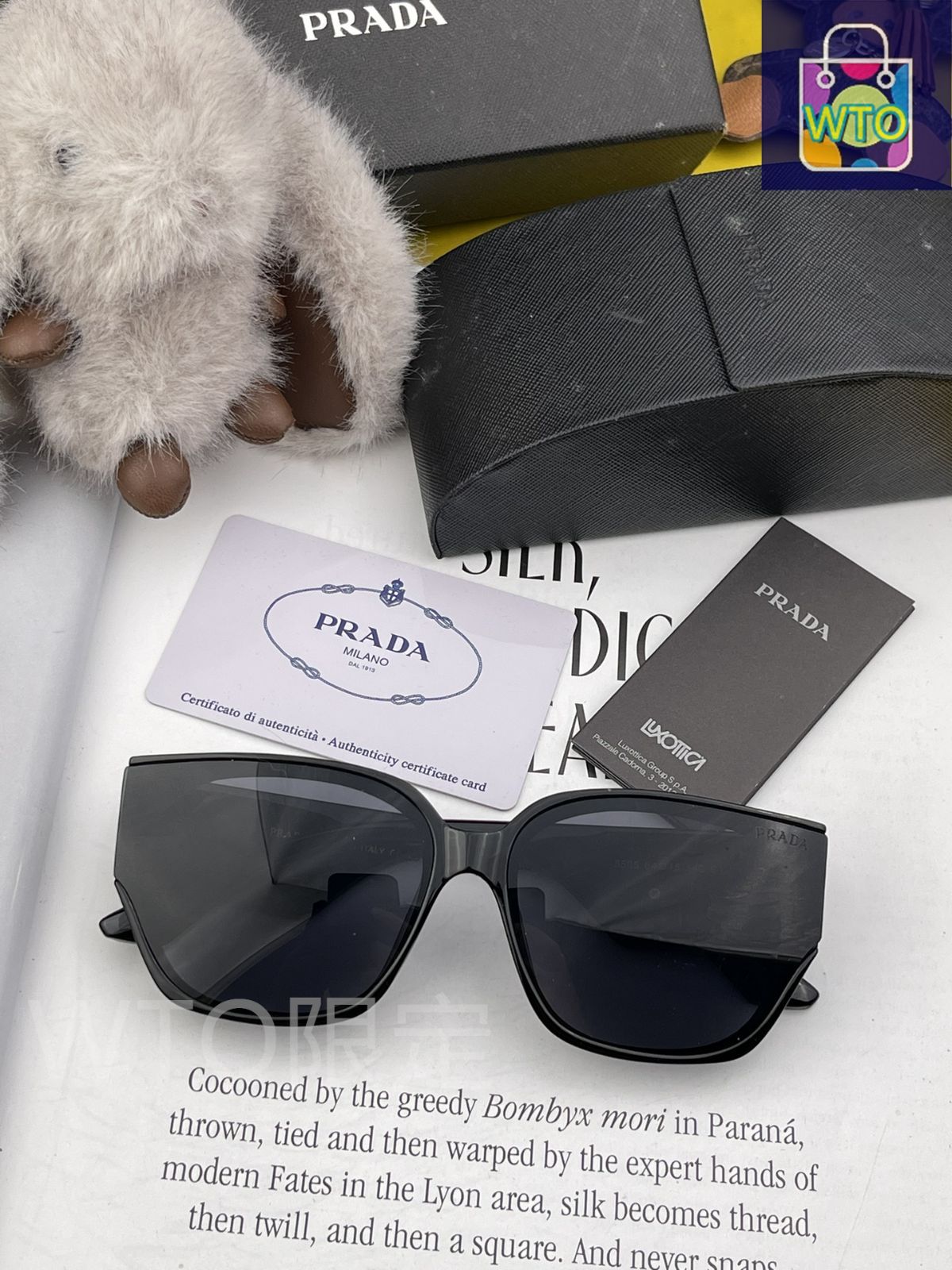 Prada 今日限定特価！】プラダ クラシックな四角形デザインの