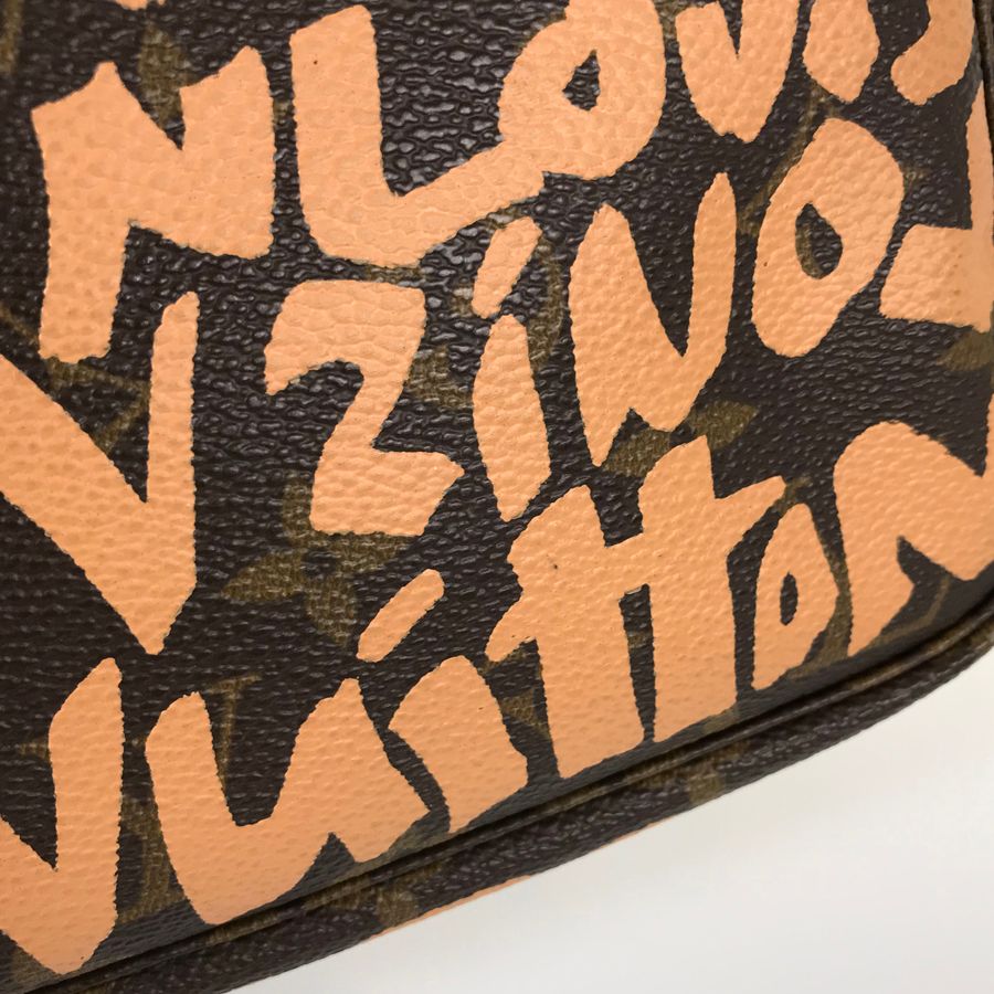 ルイ・ヴィトン LOUIS VUITTON モノグラム グラフィティ ポシェット  