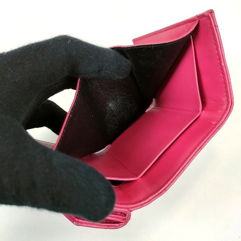 【美品】サンローラン 三つ折財布 レッド Vステッチ キャビアスキン YSL 美品】サンローラン 三つ折財布 レッド Vステッチ キャビアスキン YSL