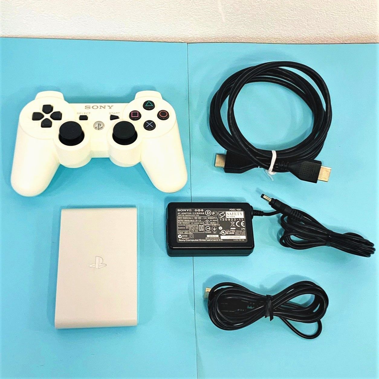 【中古】SONY PlayStation Vita TV セット 本体 VTE-1000 コントローラー SIXAXIS CECHZC2J ホワイト  白 ケーブル アダプター PS