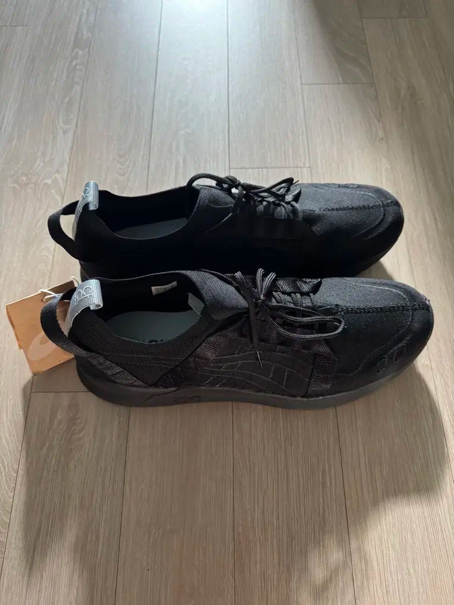 アシックス x CFCL ゲルライト3