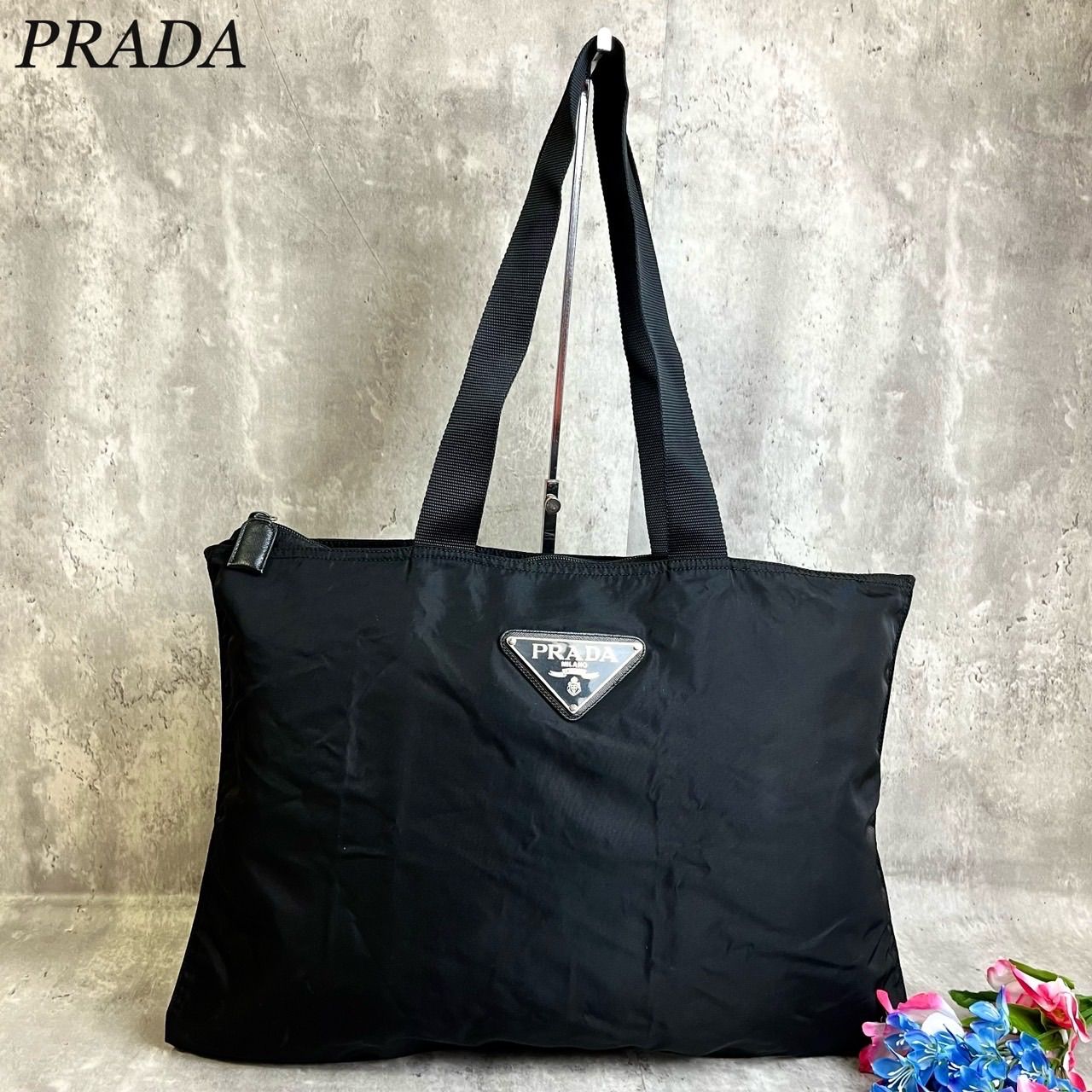 ✨良品✨ PRADA プラダ トートバッグ ハンドバッグ 三角ロゴプレート A4サイズ収納 ロゴ型押し シルバー金具 テスートナイロン 肩掛け  サフィアーノレザー ユニセックス レディース メンズ ブラック 黒色