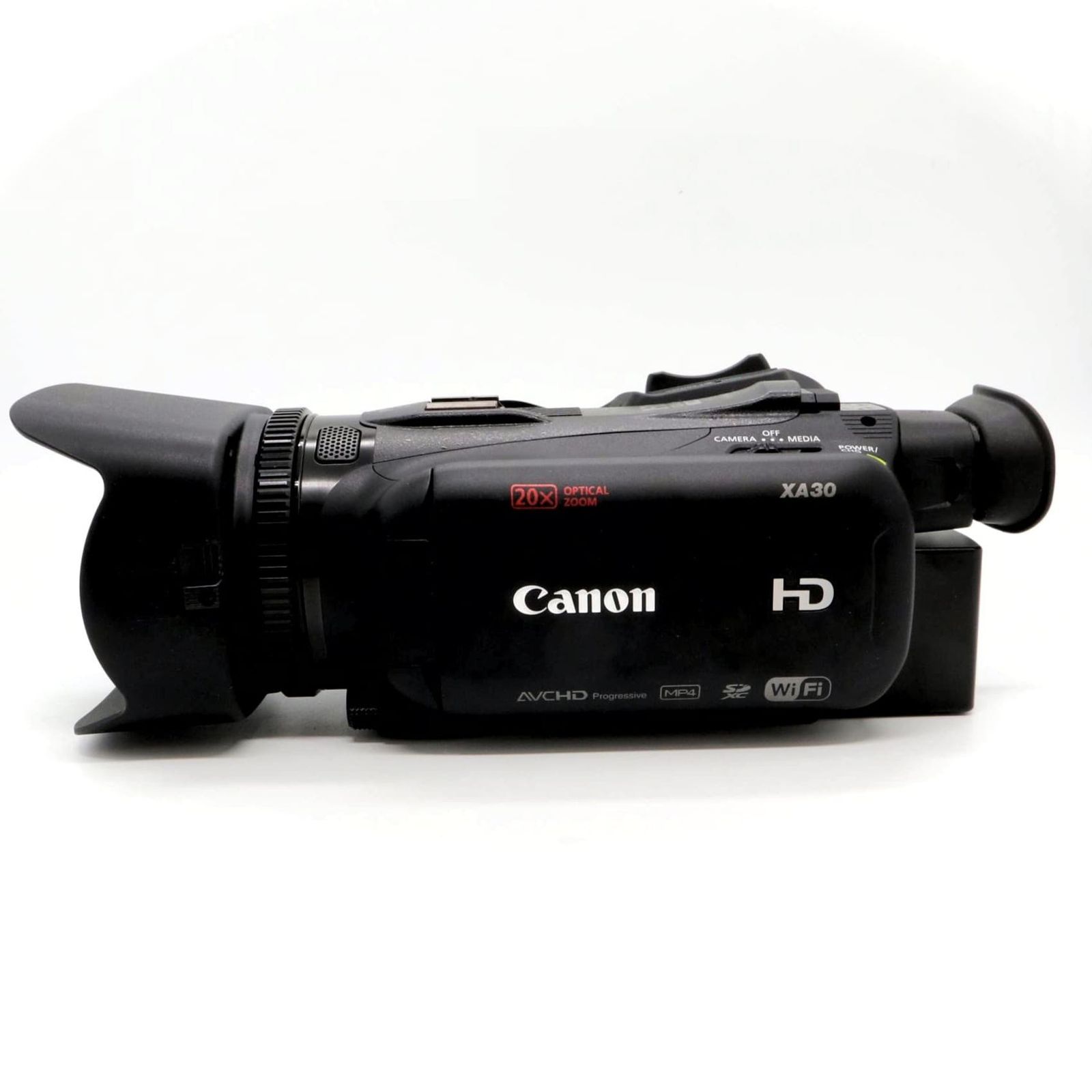 Canon XA30 業務用ビデオカメラ　美品　専用バッグ付　キャノン Canon XA30 業務用ビデオカメラ 美品 専用バッグ付 キャノン
