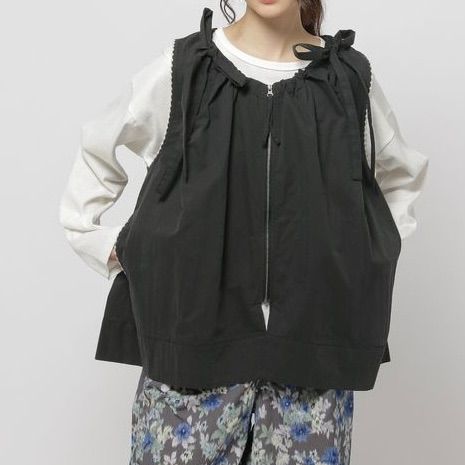 専用✨ 新品・未使用品 niko and ステッチリボンベスト 品番 234839 ブラック