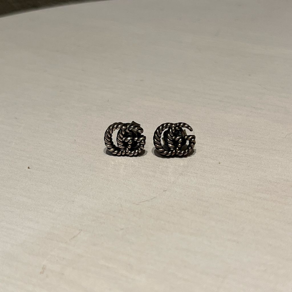 GUCCI　GGマークビンテージピアス　シルバー 良品 GUCCI グッチGGロゴ シルバー ピアス 両耳 男女兼用 y2k