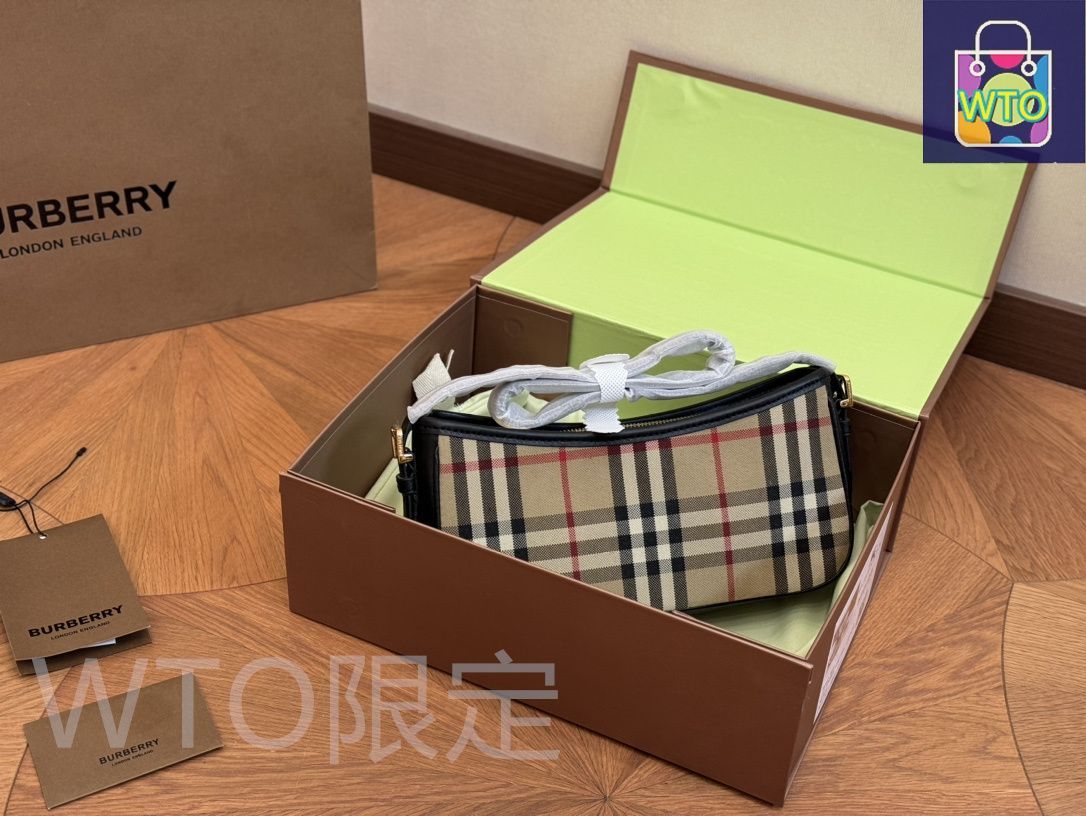 Burberry 8110949C2989 関税送料込 BURBERRY(バーバリー) チェックローカットスニーカー ブラック