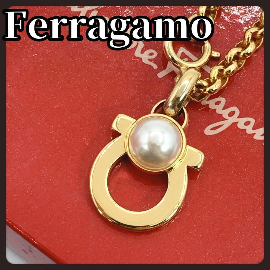 箱付き Ferragamo フェラガモ ガンチーニ ネックレス ゴールド - メルカリ