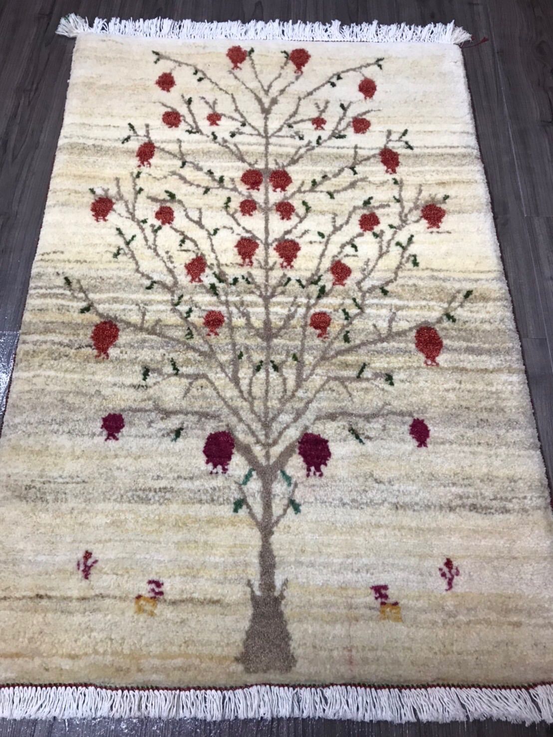 新品 ペルシャ絨毯 手織り リズ ギャッベ 茜色 ザクロの木 鳥 