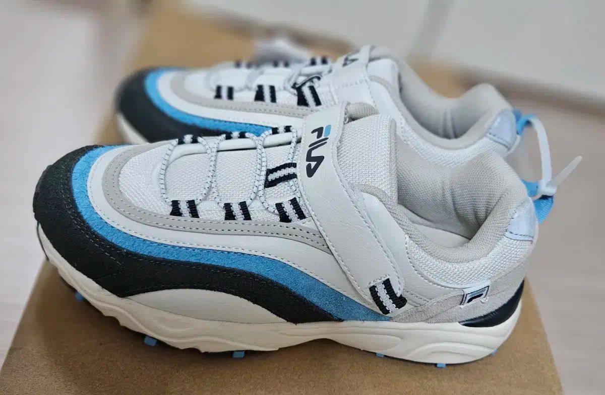 Fila Kids フィラキッズ レイマウント KD サイズ 230