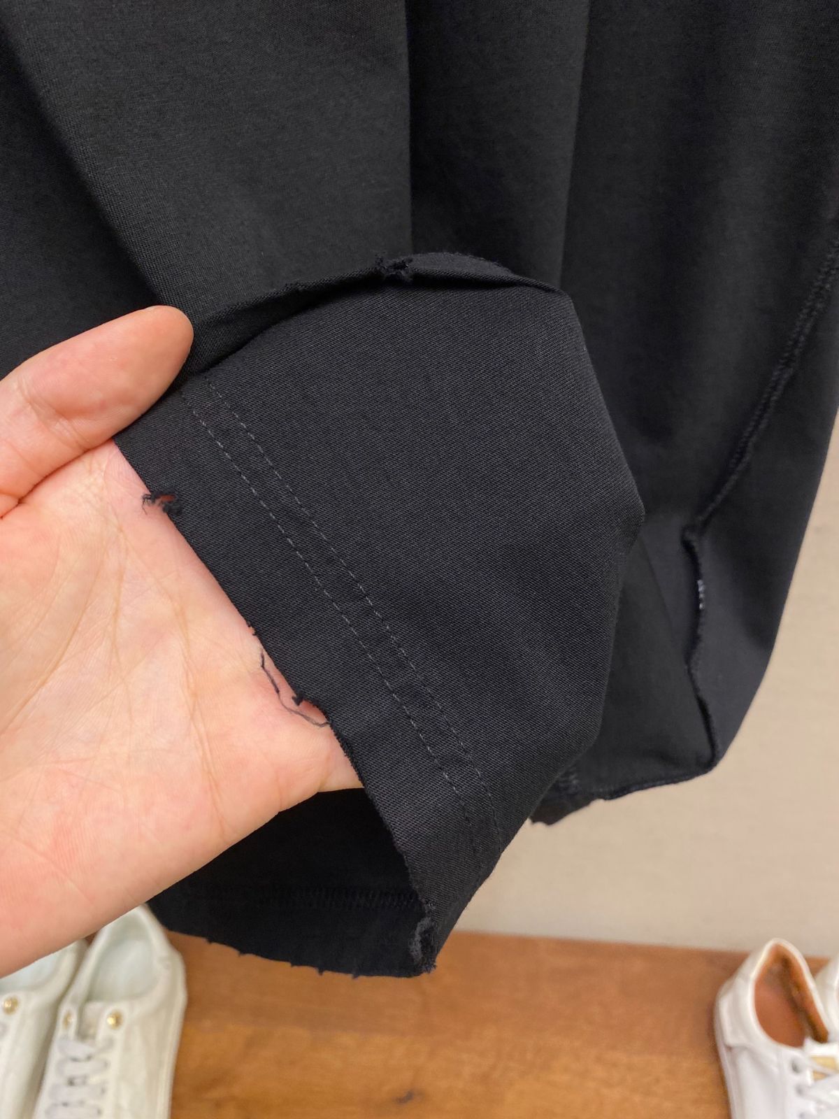 BALENCIAGA BAリバースロゴ刺繍ラウンドネック半袖
