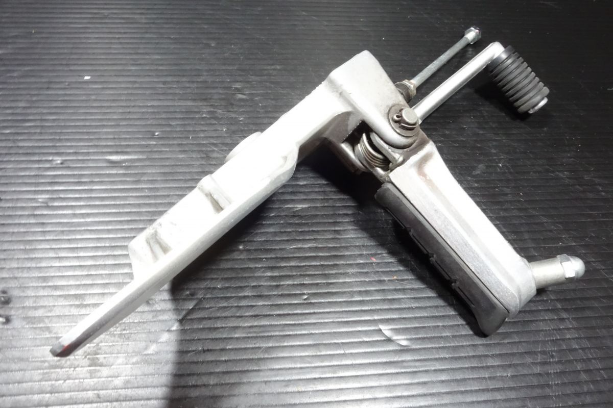 メインステップ ブレーキペダル