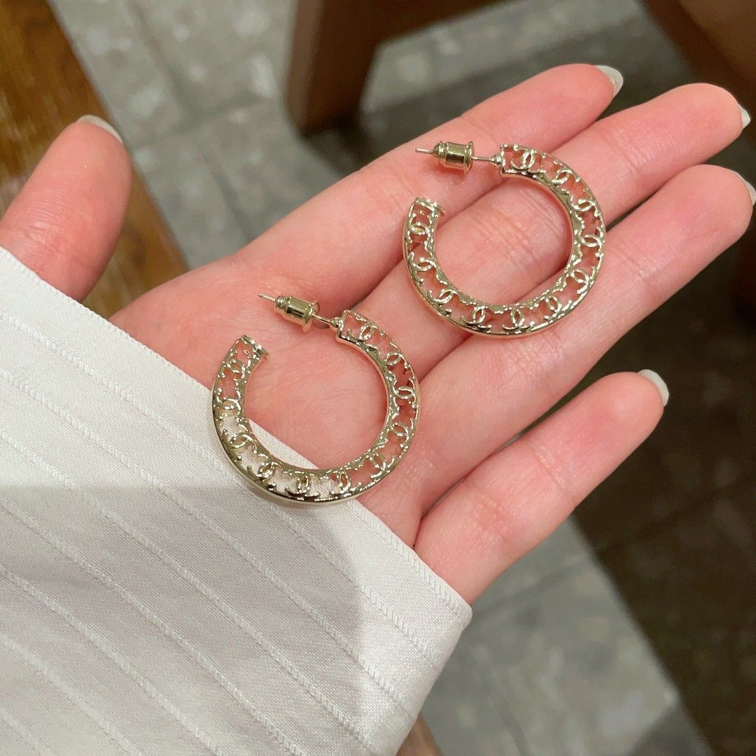 今日特価】CHANEL シャネル 中古 ダブル C イヤリング