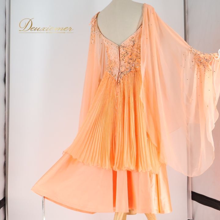 ダンスパフォーマンス 衣装