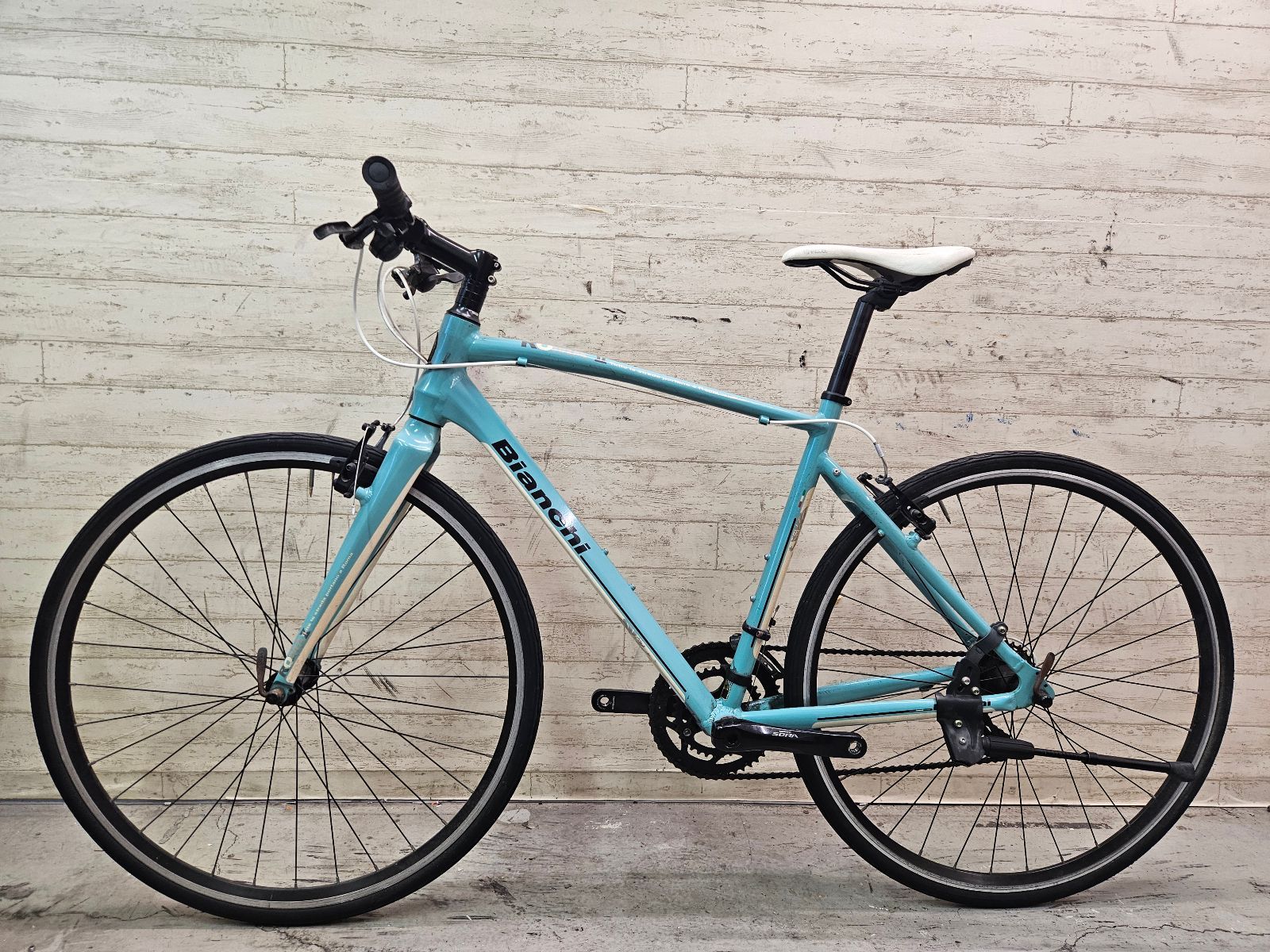 ビアンキ ROMA II 700C アルミ 24速 500mm クロス 水色 Bianchi】新しく生まれ変わった高性能クロスバイクROMA2をご紹介
